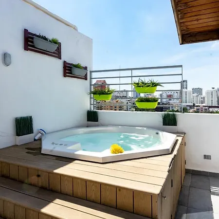 Private Jacuzzi And City Views | Ph Apartment